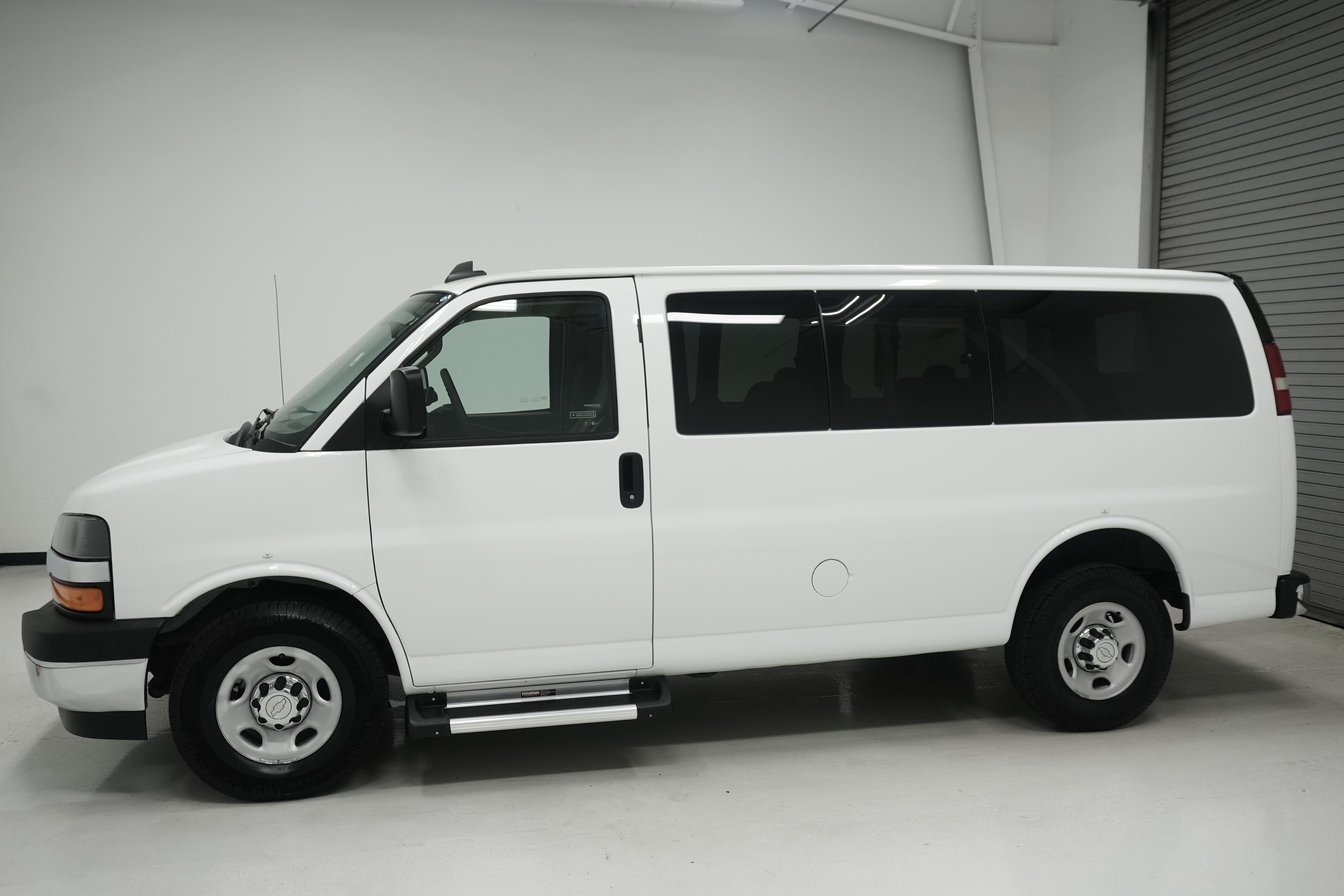 Used 2017 Chevrolet Express 2500 LT w/ LT Preferred Equipment Group RWD image 5