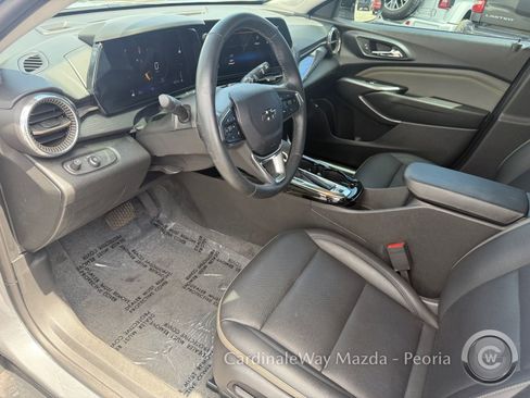 Used 2025 Chevrolet Trax ACTIV FWD image 14