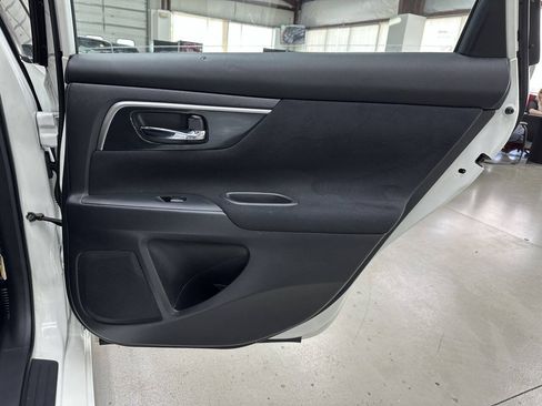 Used 2014 Nissan Altima 2.5 S w/ Display Audio Package FWD image 14