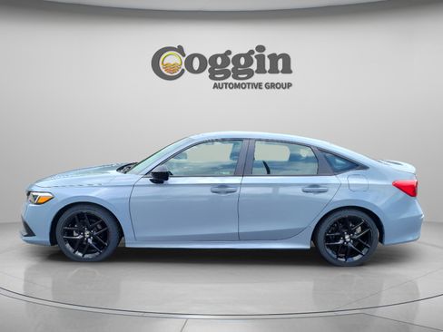Used 2023 Honda Civic Sport image 2