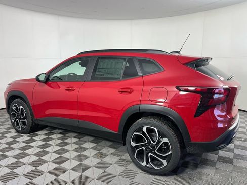 New 2026 Chevrolet Trax RS w/ Sunroof Package image 8