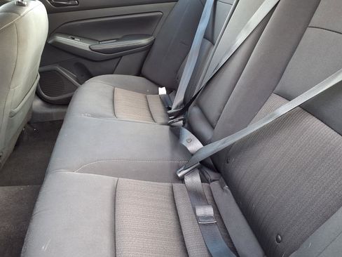 Used 2024 Nissan Altima 2.5 SV image 6