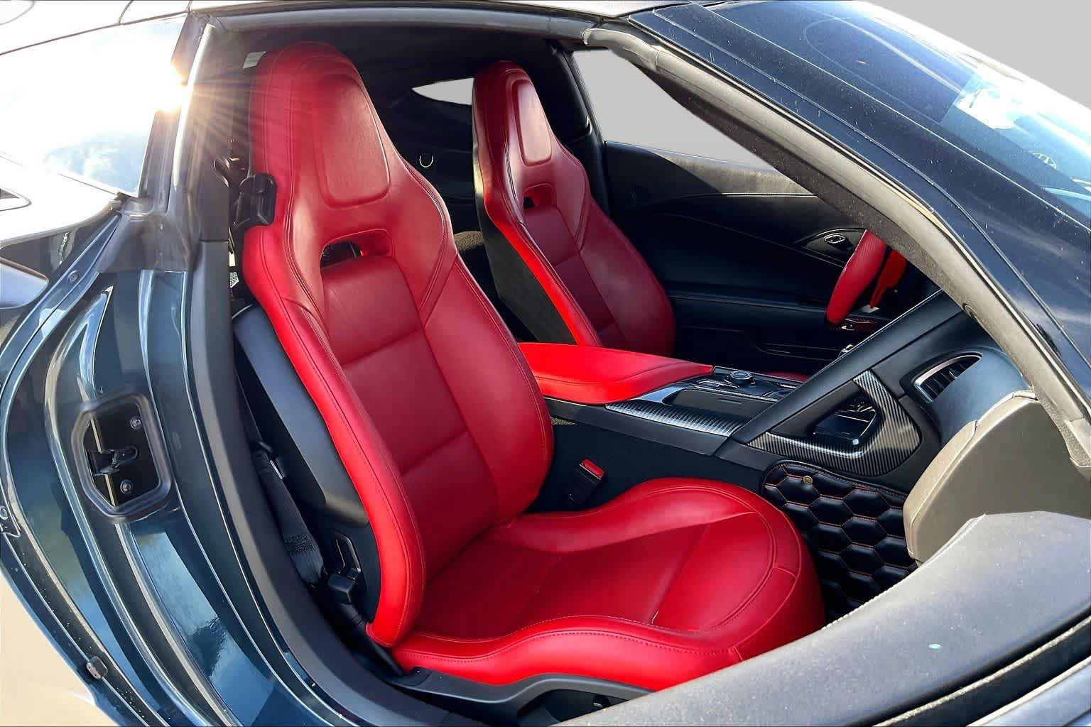 Used 2019 Chevrolet Corvette Stingray Coupe w/ 1LT RWD image 9