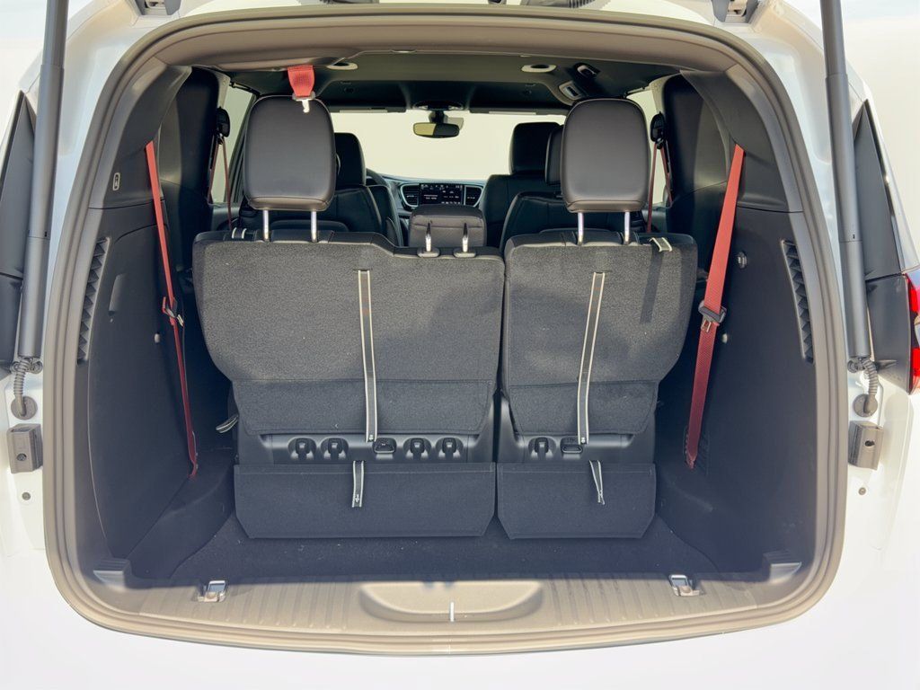 New 2027 Chrysler Pacifica Select FWD image 27