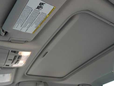 Used 2015 Toyota Camry XLE w/ Moonroof Package FWD image 26