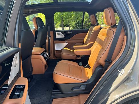 Used 2022 Lincoln Aviator Black Label w/ Dynamic Handling Package AWD/4WD image 28
