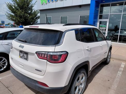 Used 2020 Jeep Compass Latitude w/ Popular Equipment Group AWD/4WD image 5