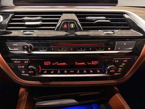 Used 2019 BMW M550i xDrive w/ Dynamic Handling Package AWD/4WD image 28