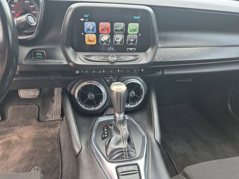 Used 2018 Chevrolet Camaro LT w/ Technology Package RWD image 21