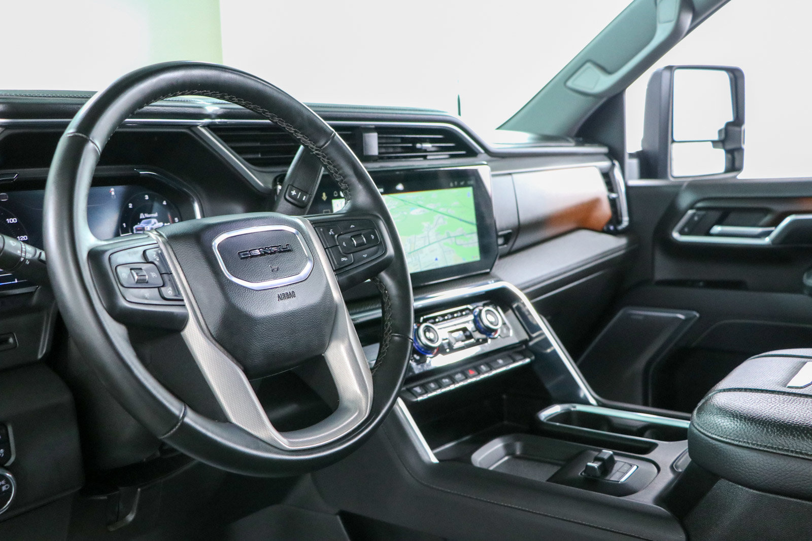 Used 2025 GMC Sierra 3500 Denali AWD/4WD image 26