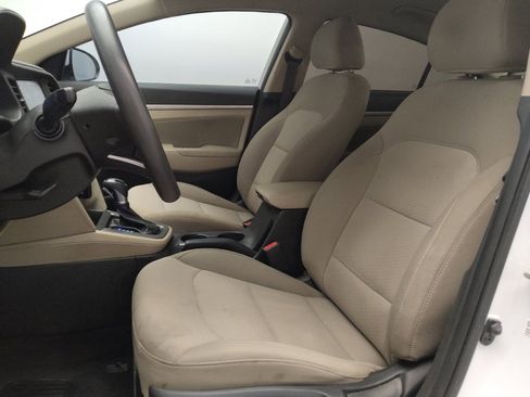 Used 2019 Hyundai Elantra SEL FWD image 17