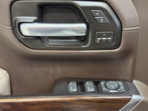 Used 2019 GMC Sierra 1500 SLT w/ X31 Off-Road Package image 12