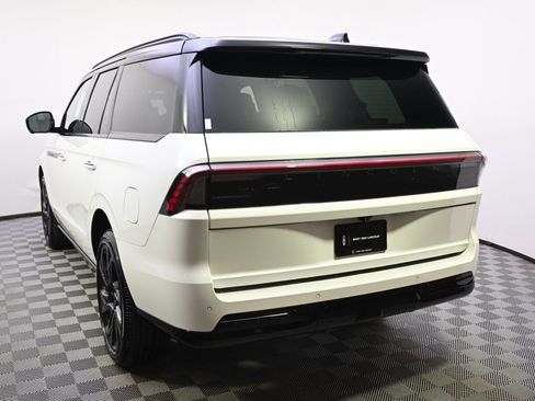 New 2026 Lincoln Navigator Black Label AWD/4WD image 4