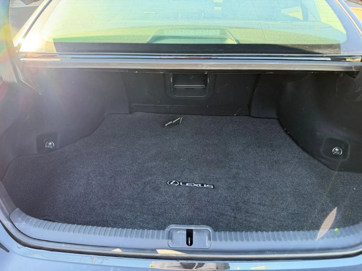 Used 2024 Lexus ES 300h Ultra Luxury w/ Accessory Package (Z2) FWD image 14