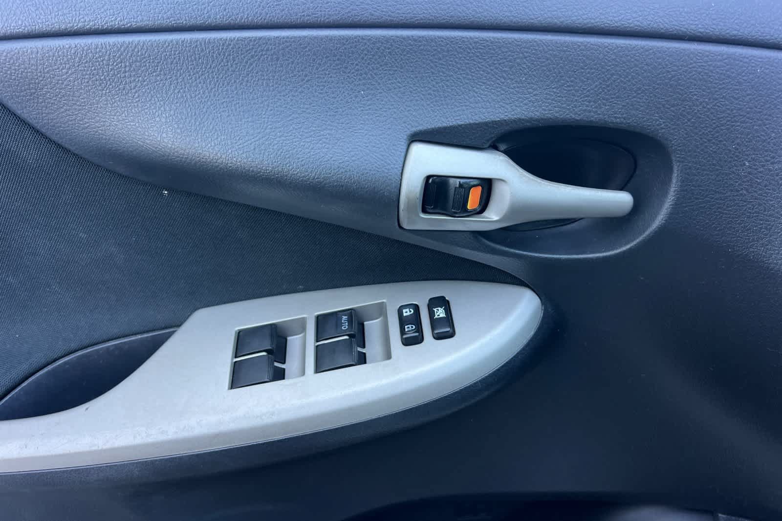Used 2013 Toyota Corolla S FWD image 15