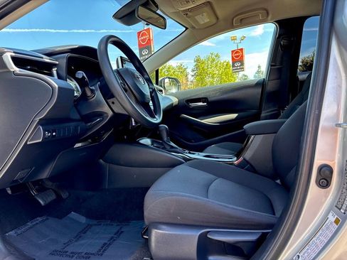 Used 2020 Toyota Corolla LE image 12