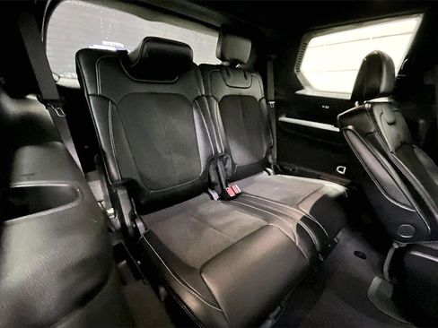 Used 2021 Jeep Grand Cherokee L Laredo image 27