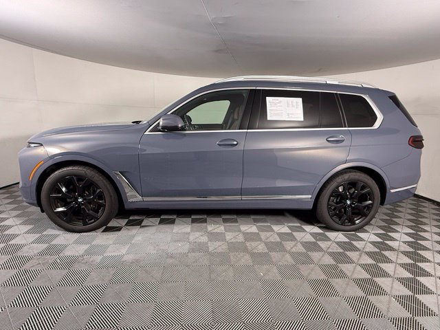Used 2024 BMW X7 xDrive40i w/ Executive Package AWD/4WD image 3