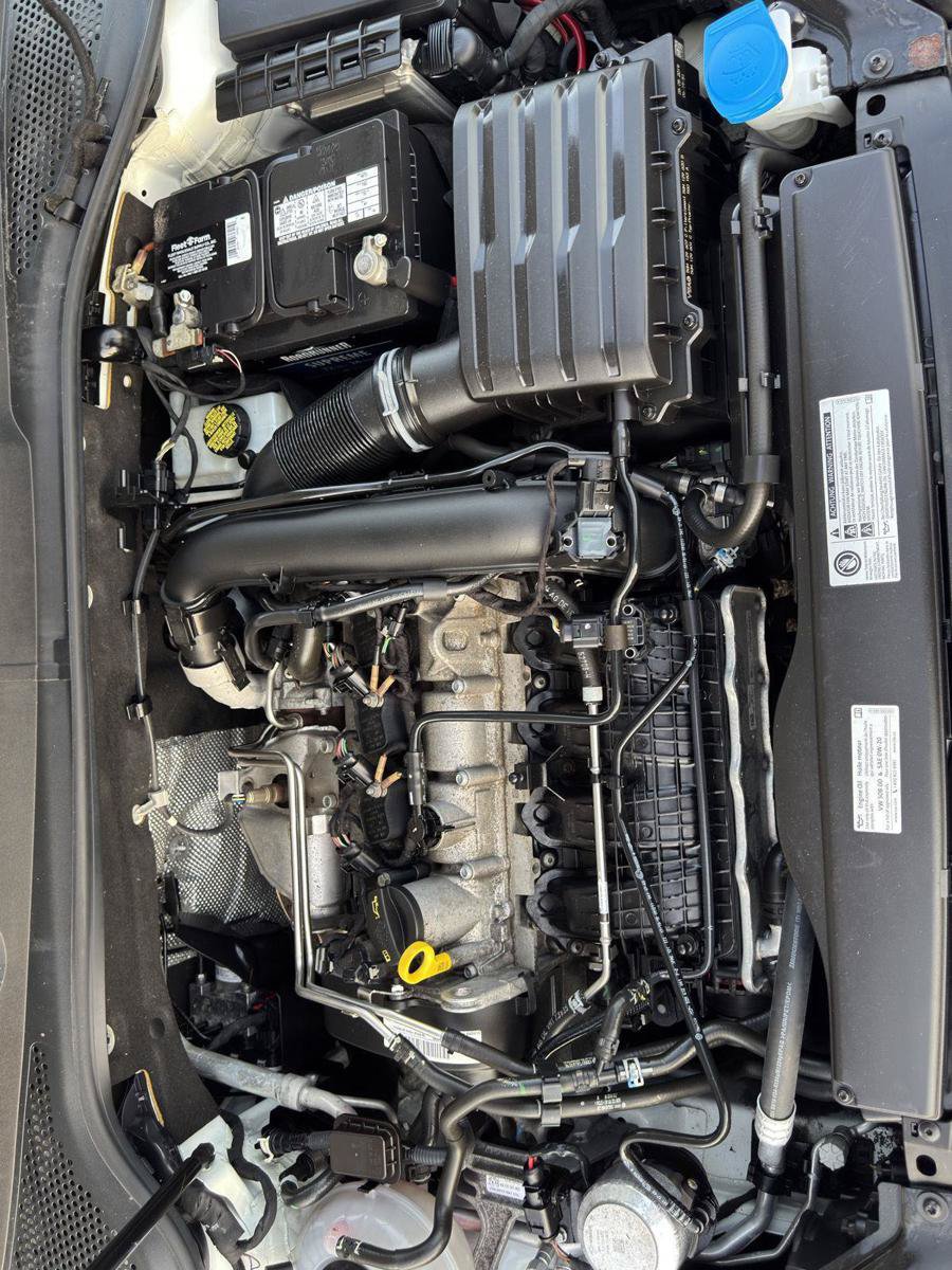 Used 2019 Volkswagen Golf 4-Door FWD image 38