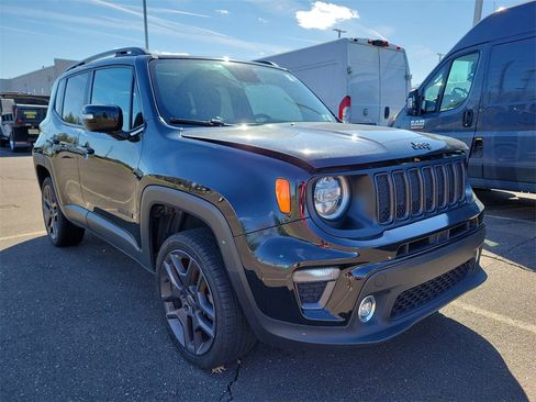 Used 2020 Jeep Renegade Altitude image 3