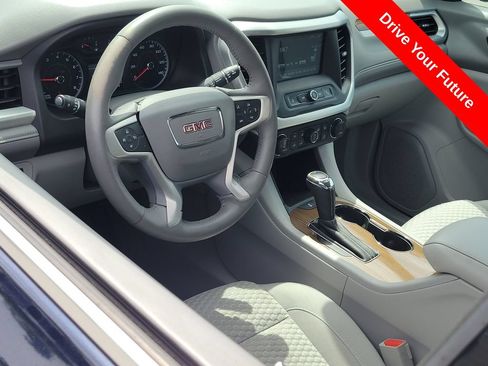 Used 2017 GMC Acadia SLE FWD image 4