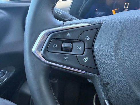 Used 2025 Chevrolet Trax LT w/ Driver Confidence Package FWD image 15
