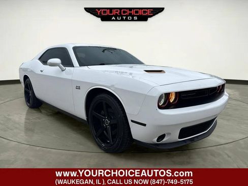 Used 2019 Dodge Challenger SXT RWD image 7