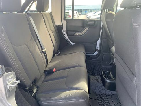 Used 2018 Jeep Wrangler Unlimited Sport AWD/4WD image 18