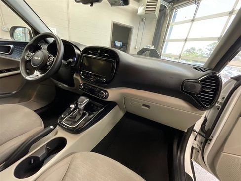 Used 2022 Kia Soul S image 29
