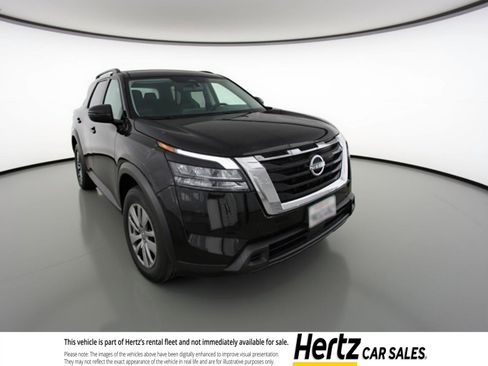 Used 2025 Nissan Pathfinder SV image 1