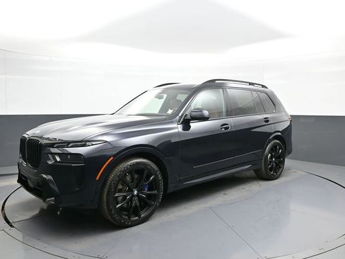 Used 2024 BMW X7 xDrive40i w/ M Sport Package image 10