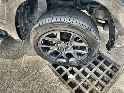 Used 2022 RAM 1500 Laramie RWD image 12