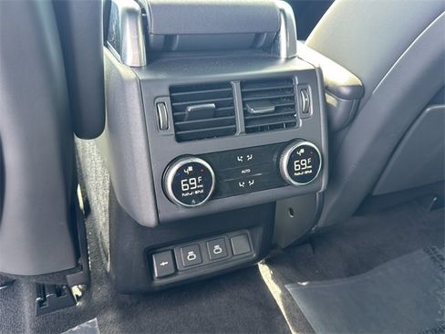 Used 2023 Land Rover Discovery HSE R-Dynamic image 12