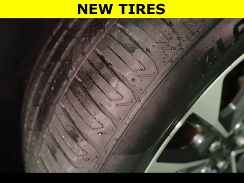 Used 2022 Jeep Grand Cherokee Overland w/ Luxury Tech Group IV image 5