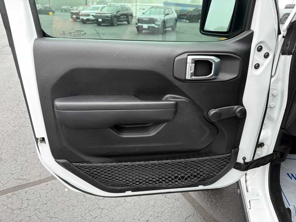 Used 2022 Jeep Wrangler Unlimited Sport AWD/4WD image 16