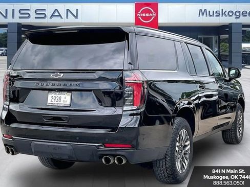 Used 2025 Chevrolet Suburban Z71 AWD/4WD image 5