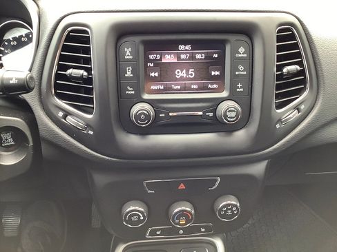 Certified 2018 Jeep Compass Latitude w/ Cold Weather Group image 10