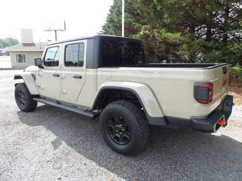 Used 2020 Jeep Gladiator Mojave AWD/4WD image 3