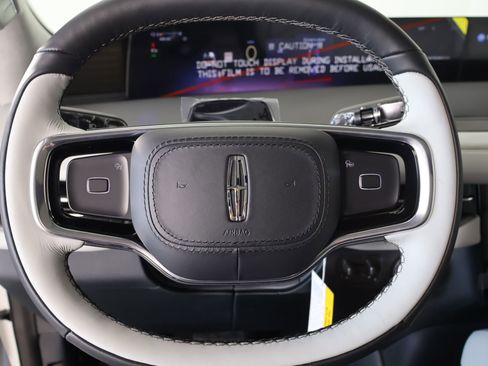 New 2026 Lincoln Navigator Black Label AWD/4WD image 3