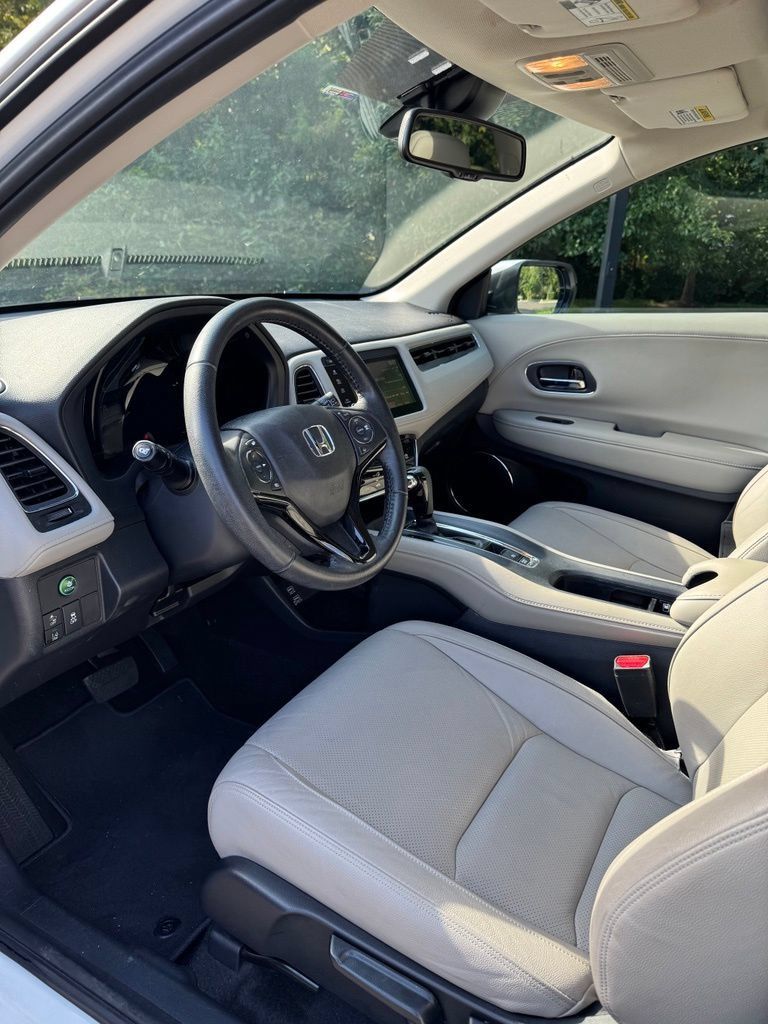 Used 2022 Honda HR-V EX-L image 8