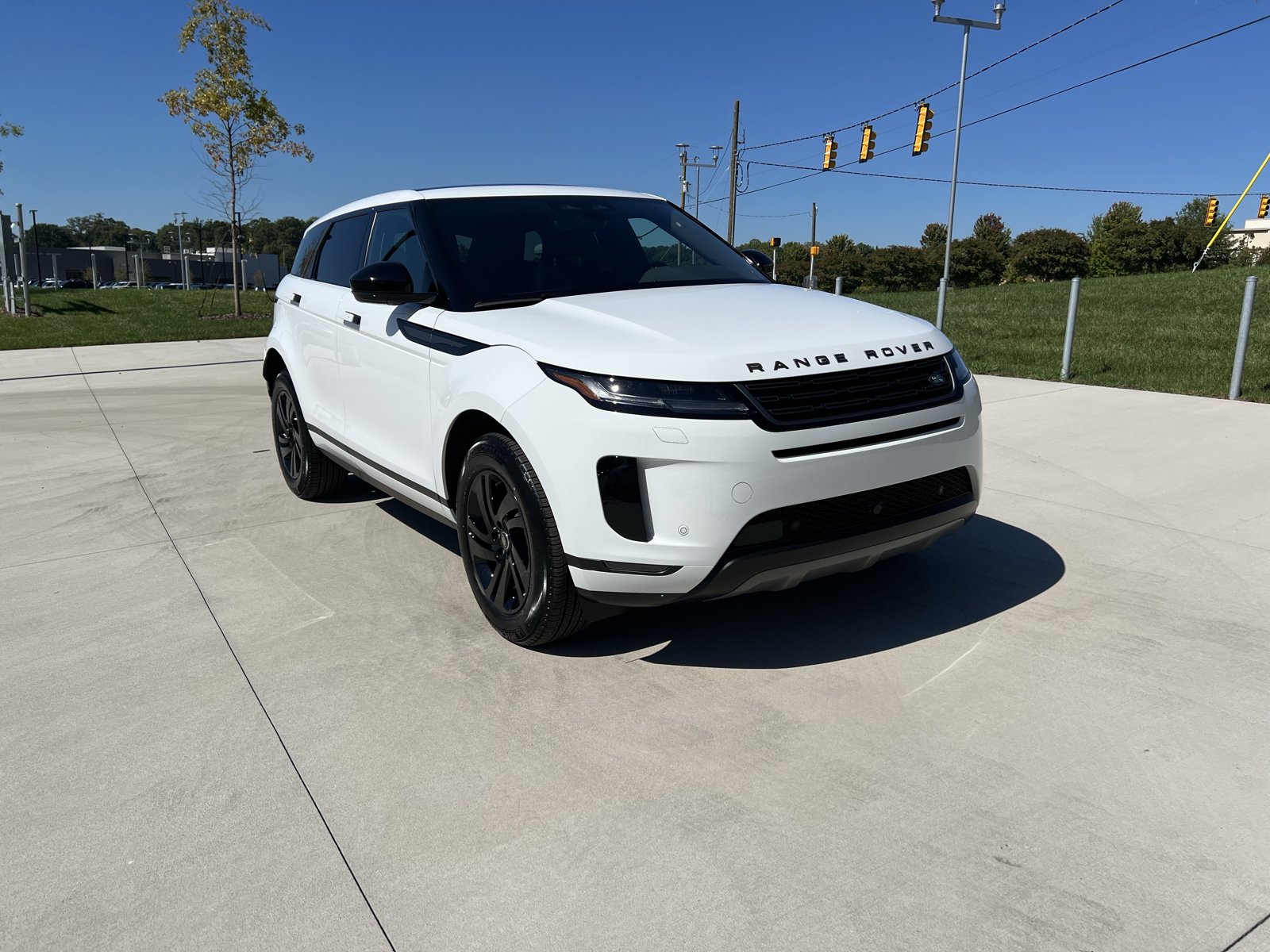 Used 2026 Land Rover Range Rover Evoque S AWD/4WD image 1