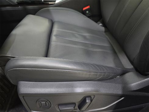 Certified 2025 Audi Q5 Prestige image 31