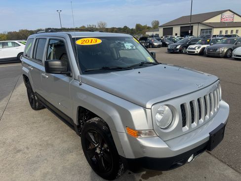 Used 2013 Jeep Patriot Sport image 3