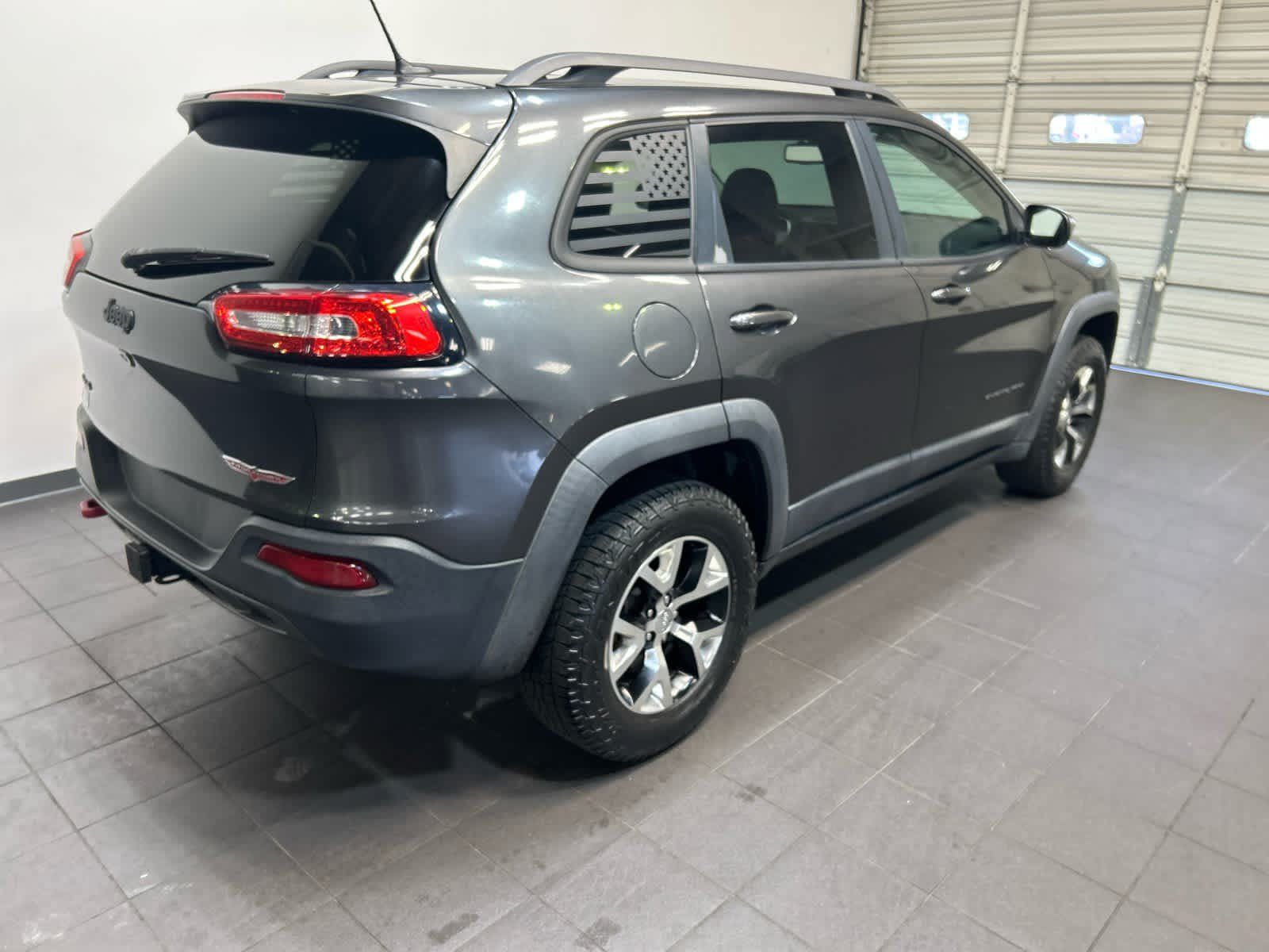 Used 2015 Jeep Cherokee Trailhawk w/ Trailer Tow Group AWD/4WD image 3