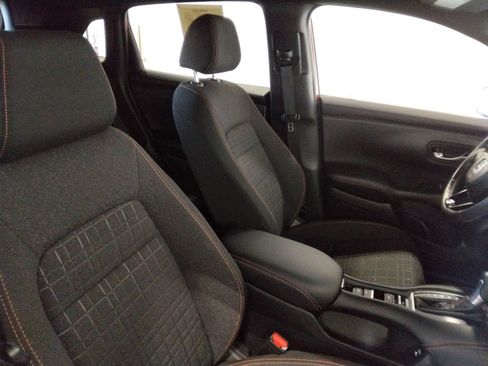 Used 2025 Honda HR-V Sport image 37