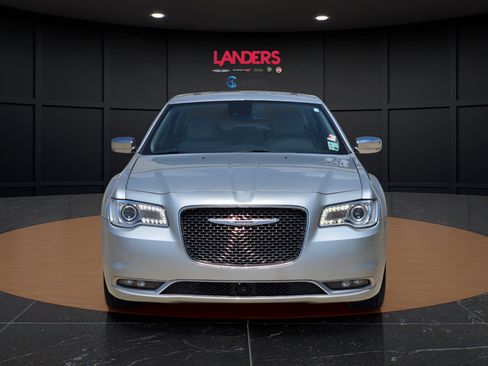 Used 2021 Chrysler 300 Touring L RWD image 6