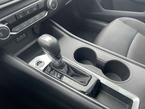 Used 2025 Nissan Altima 2.5 SV image 40