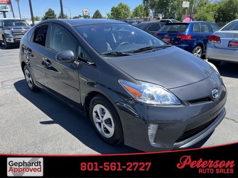 Used 2015 Toyota Prius Two FWD image 1