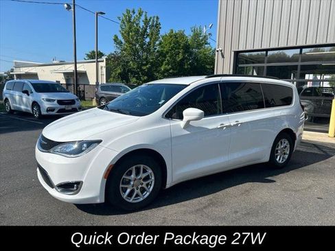 Certified 2020 Chrysler Pacifica Touring FWD image 9