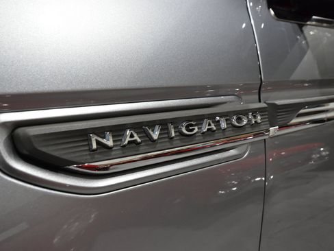 Used 2023 Lincoln Navigator Reserve image 7